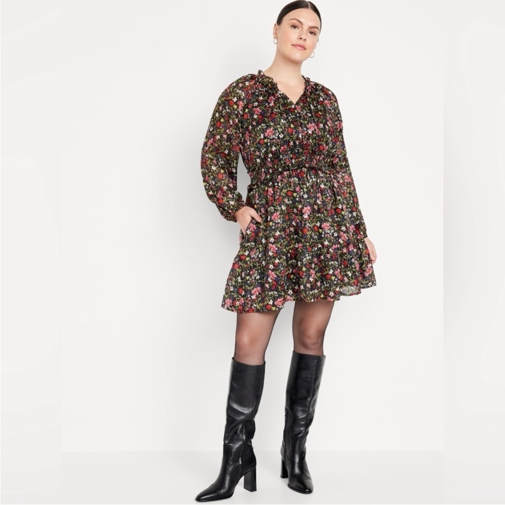NWT Old Navy Women’s Black Floral Maternity Waist-Defined Smocked Dress